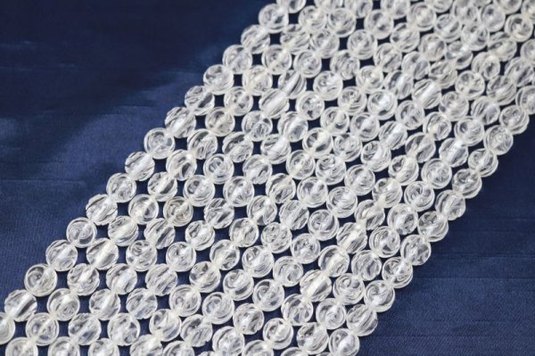画像2: 連 水晶 クォーツ 薔薇彫刻 バラ彫り 10mm 浄化 再生 毒素の排除 調和 品番: 12730 (2)