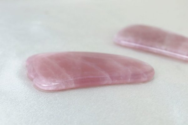 画像3: マッサージ板 ローズクォーツ 羽形 水晶 恋愛 美しさ 健康 美容 ヒーリング 品番: 7458 (3)