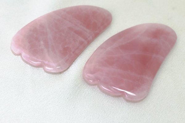 画像2: マッサージ板 ローズクォーツ 羽形 水晶 恋愛 美しさ 健康 美容 ヒーリング 品番: 7458 (2)