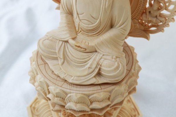 画像4: 置物 木彫り 八尊仏 阿弥陀如来(あみだにょらい) マンジュシュリー 智慧 明瞭 学業成就 ヒノキ 檜 品番:12784 (4)