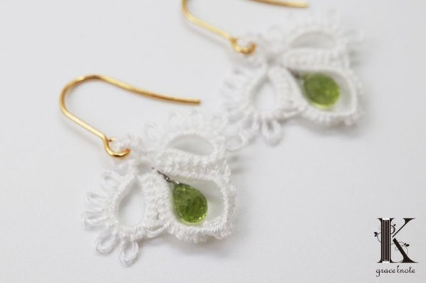 画像2: Grace Knote グレースノート Pianta ピアンタ WH ペリドット ハンドメイド ピアス 手編みレース 天然石 ホワイト 品番:12832 (2)