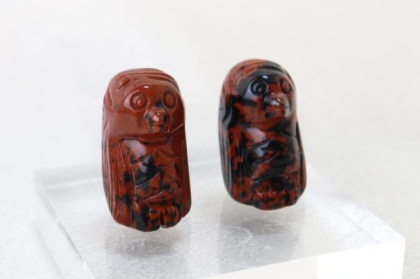 画像2: 置物 彫り物 アマビエ ヴァーミリオンオブシディアン 妖怪 生物 豊作 疫病 予言 天然石 品番:12846 (2)