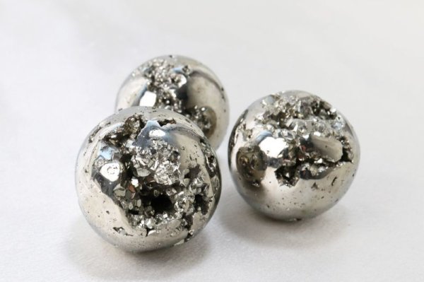 画像2: 丸玉 パイライト 中 約38~40mm 130~140g パワーストーン 記憶力 強い保護力 危機回避 お守り 品番: 12932 (2)