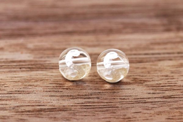 画像2: カービング 彫刻ビーズ 蛇神 巳(ヘビ) 水晶 銀彫り 丸 8mm クォーツ クリスタル 品番:13053 (2)