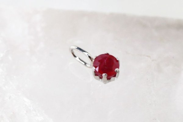 画像2: チャーム ルビー プラチナ 3mm トップ 宝石の女王 情熱的 金運 勝利 7月 誕生石 ペンダントトップ ジュエリー 品番:13135 (2)