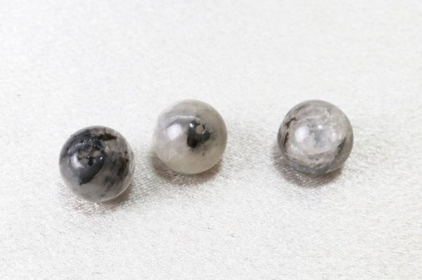 画像2: 一粒売り フェナカイト AAランク 穴あり 丸 12mm ブラジル産 不変 完全 達成 希少 品番: 13377 (2)