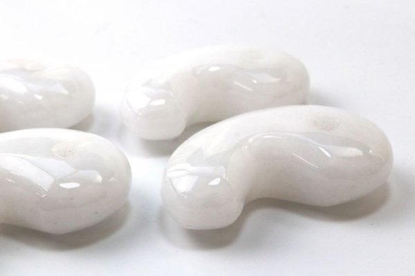 画像3: 勾玉 水晶 クリスタル 約80×50×25mm 横穴あり ブラジル産 クォーツ 浄化 エネルギー パワーストーン 品番: 13449 (3)