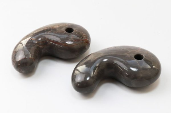 画像3: 勾玉 ジャスパー グレー系 約80×50×25mm 横穴あり 中国産 碧玉 広い視野 洞察力 自信 リラックス 信念を強める 品番: 13460 (3)