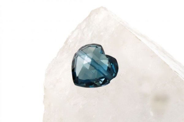 画像3: 一粒売り ロンドンブルートパーズ ハート型 穴あり 9.3ct ブラジル産 誠実さ ピュアな心 人間関係 品番: 13477 (3)