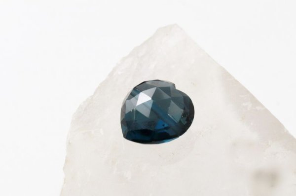 画像3: 一粒売り ロンドンブルートパーズ ハート型 穴あり 7.8ct ブラジル産 誠実さ ピュアな心 人間関係 品番: 13476 (3)