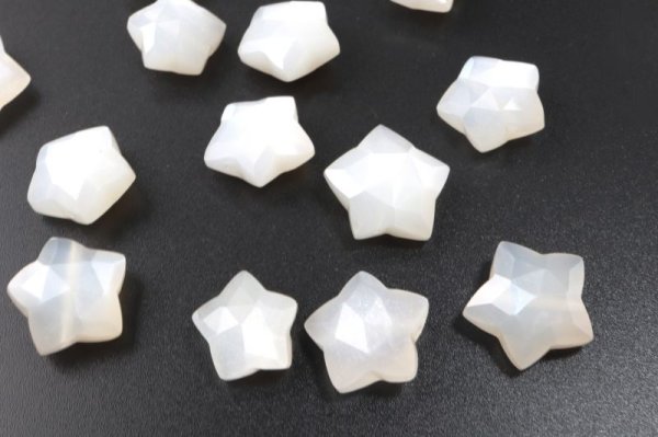 画像4: 一粒売り ムーンストーン カット 星型 穴あり 約5.6ct〜10ct スリランカ産 人間の情緒 社交性 喜び 楽観的思考 品番: 13484 (4)