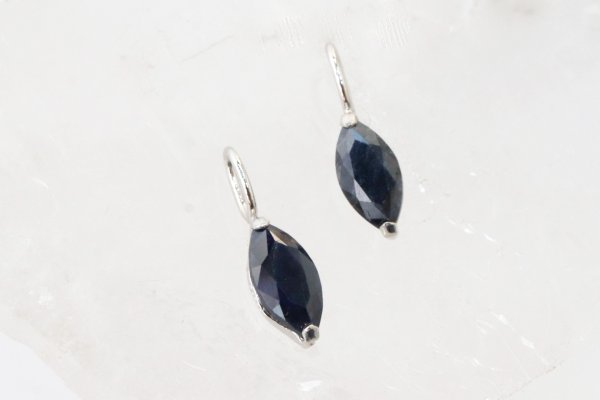 画像2: チャーム サファイア プラチナ 3×6mm マダガスカル産 蒼玉 勝利 希少性 9月 誕生石 ペンダントトップ ジュエリー 品番:13497 (2)