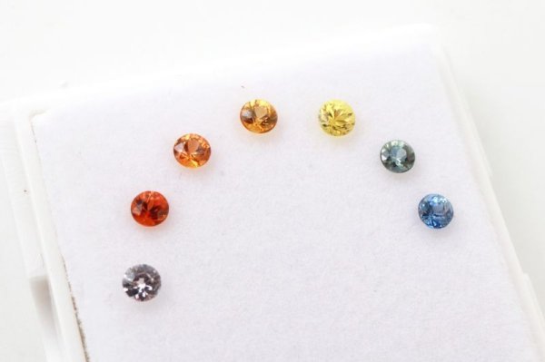 画像2: パーツ マルチカラー サファイア ボックス 0.1ct 7個入り スリランカ産 蒼玉 勝利 希少性 9月 誕生石 品番:13496 (2)