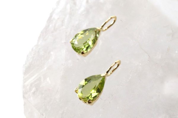 画像3: チャーム ペリドット 18金ゴールド 0.45ct 4×6mm パキスタン産 太陽の宝石 陽の気 再生 ペンダントトップ ジュエリー 品番:13560 (3)