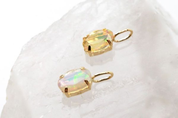 画像2: チャーム オパール 18金ゴールド 0.25ct 4×6mm オーストラリア産 幸運 愛 ペンダントトップ ジュエリー 品番:13565 (2)