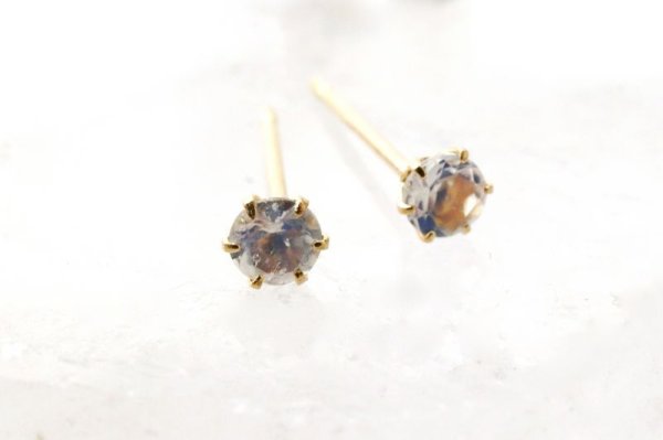 画像2: 【現品限り】ピアス バースデー 6月 ムーンストーン 18金ゴールド ラウンド 3mm 誕生石ピアス ジュエリー 品番:13614 (2)