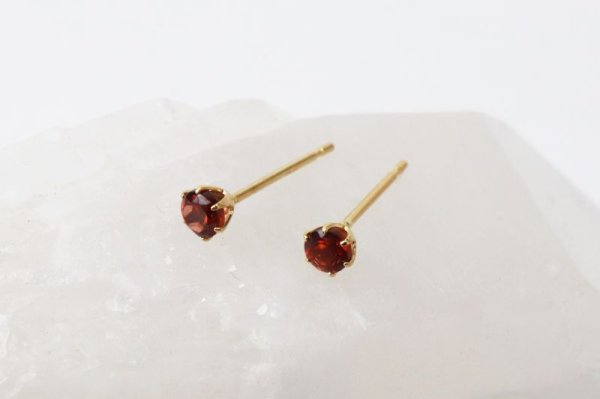 画像4: 【現品限り】ピアス バースデー 1月 ガーネット 18金ゴールド ラウンド 3mm 誕生石ピアス ジュエリー 品番:13609 (4)
