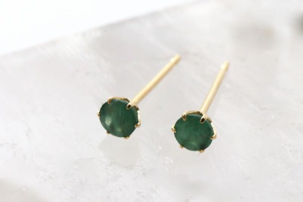 画像2: 【現品限り】ピアス バースデー 5月 エメラルド 18金ゴールド ラウンド 3mm 誕生石ピアス ジュエリー 品番:13613 (2)