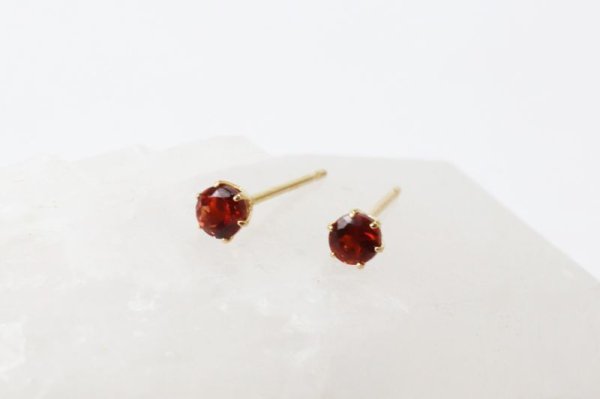画像3: 【現品限り】ピアス バースデー 1月 ガーネット 18金ゴールド ラウンド 3mm 誕生石ピアス ジュエリー 品番:13609 (3)
