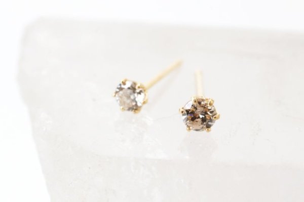 画像2: 【現品限り】ピアス バースデー 4月 ダイヤモンド 18金ゴールド ラウンド 2.5mm 誕生石ピアス ジュエリー 品番:13612 (2)