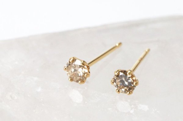 画像2: 【現品限り】ピアス バースデー 4月 ダイヤモンド 18金ゴールド ラウンド 3mm 誕生石ピアス ジュエリー 品番:13733 (2)