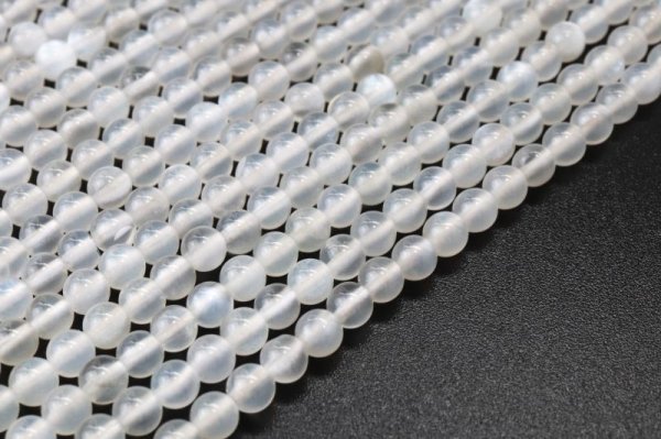 画像2: 連 ムーンストーン 丸 約3mm 人間の情緒 社交性 喜び 天然石 品番:13915 (2)