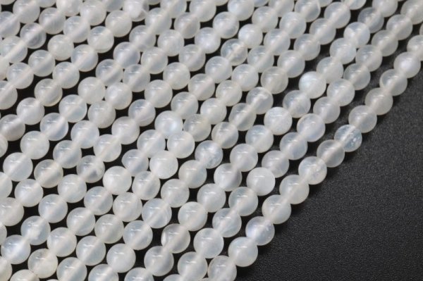 画像2: 連 ムーンストーン 丸 約4mm 人間の情緒 社交性 喜び 天然石 品番:13916 (2)