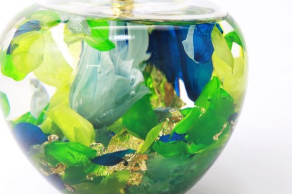 画像3: 置物 プリンセスアップル グリーンカラー アパタイト さざれ石入り 金箔 国産バラ ドライフラワー  風水 開運 幸福 幸運 品番: 13944 (3)