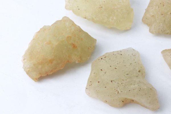 画像3: 原石 リビアングラス 約9g 1個 エジプト産 ポジティブ 直感力 ヒーリング 天然石 品番:14022 (3)