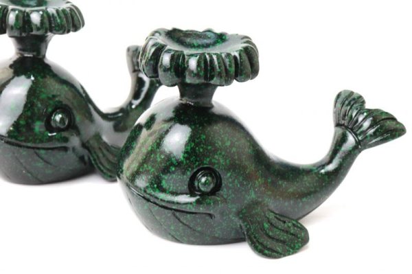 画像2: 丸玉台 台座 クジラ 鯨 くじら グリーン 緑 約6cm 1個 樹脂 強運 幸福 丸玉台座 ディスプレイ 品番: 14116 (2)