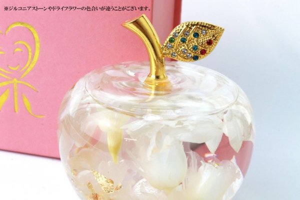画像3: 置物 プリンセスアップル ホワイトカラー 水晶 さざれ石入り 金箔 国産バラ ドライフラワー  風水 開運 幸福 幸運 品番: 14139 (3)