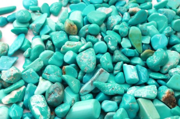 画像3: さざれ　染ターコイズ　約1kg　行動力　勇気　友情　お守り　浄化　インテリア　天然石　※ポイント対象外　品番： 14154 (3)