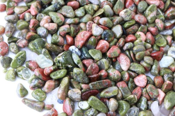 画像2: さざれ ユナカイト 極小 約1kg 緑簾石 癒し 浄化 インテリア 天然石 品番: 14152 (2)