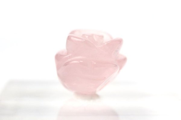 画像2: 【一粒売り】 バラ石 バラ彫物 ローズクォーツ 約10mm ビーズ 彫刻パーツ 恋愛 美しさ ピンク 天然石 品番: 7603 (2)