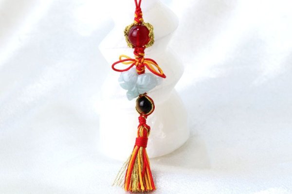 画像3: 2022年　干支ストラップ　寅（とら）　翡翠　赤　レッド　タイガーアイ　チェリーアンバー　開運　幸運　お守り　天然石　品番：14489 (3)