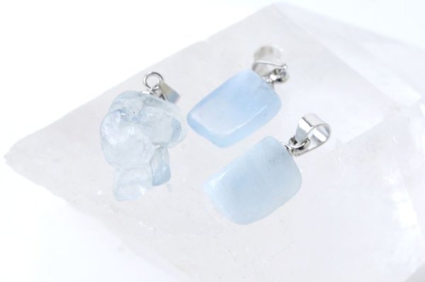 画像2: 【自社製アクセサリー10点以上でクーポン使用後30%OFF対象商品(クーポン番号:AC30)】ペンダントトップ アクアマリン レギュラー ステンレス アフガニスタン産 生命 幸福 富 3月 誕生石 ジュエリー 天然石 ※ポイント対象外 品番:14494 (2)