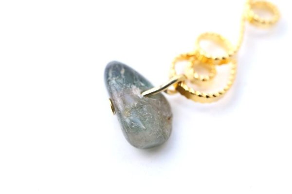 画像2: マスクチャーム　唐草　からくさ　ユナカイト　ゴールド　GD 　マスクピアス　天然石　品番：14671 (2)