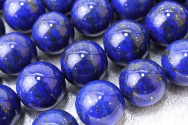 画像3: 連　ラピスラズリ　丸　約12mmから13mm　アフガニスタン産　邪気を払う　判断力　直感力を高める　天然石　※ポイント対象外　品番：14690 (3)