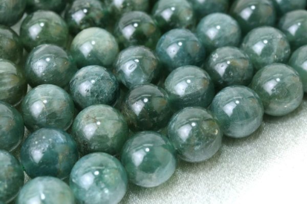 画像3: 【売切50%OFF（表示価格が割引後の金額）】連　グリーンアパタイト　丸　10mm　ブラジル産　実行力　継続力　意志力　天然石　※割引クーポン・ポイント付与対象外　品番：14691 (3)