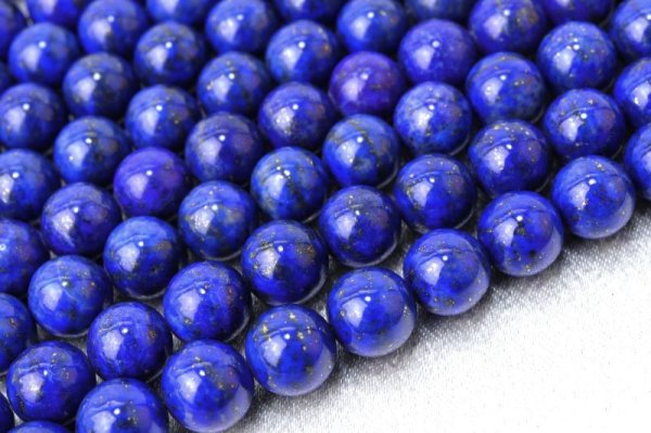 画像3: 連　ラピスラズリ　丸　約8mm　アフガニスタン産　邪気を払う　判断力　直感力を高める　天然石　※ポイント対象外　品番：14687 (3)