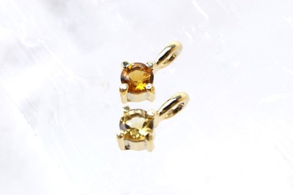 画像2: 【自社製アクセサリー10点以上でクーポン使用後30％OFF対象商品（クーポン番号：AC30）】ペンダントトップ　バースデー　11月　シトリン　ブラジル産　silver925　ゴールド　GD　日本製　チャーム　ジュエリー　天然石　※ポイント対象外　品番：14715 (2)