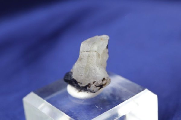 画像2: 置物 原石 フェナカイト 約3.6g ロシア産 不変 完全 達成 希少 レア 【一点物】 品番:14756 (2)