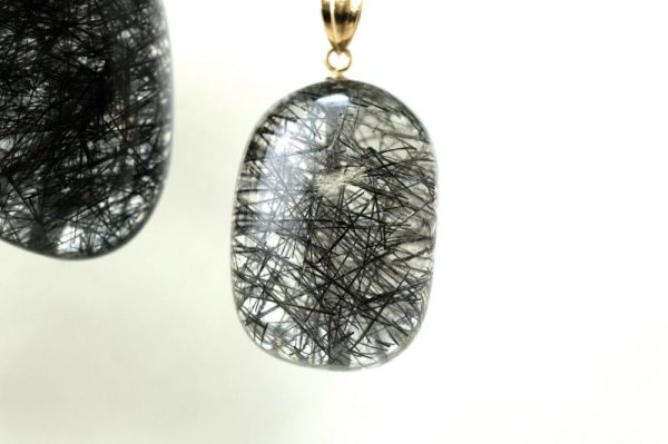 画像2: ペンダントトップ ブラックルチル ブラックトルマリンインクォーツ 18金ゴールド ブラジル産 日本製 ジュエリー 天然石 品番:14893 (2)