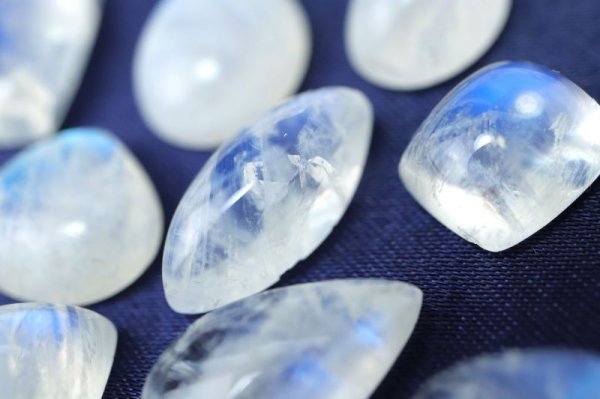 画像3: ルース　ムーンストーン　スリランカ産　人間の情緒　社交性　喜び　天然石　品番： 14901 (3)
