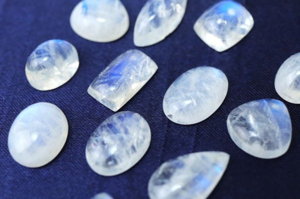 画像4: ルース　ムーンストーン　スリランカ産　人間の情緒　社交性　喜び　天然石　品番： 14901 (4)