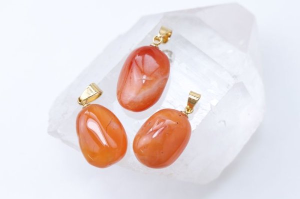 画像3: 【自社製アクセサリー10点以上でクーポン使用後30%OFF対象商品(クーポン番号:AC30)】ペンダントトップ カーネリアン ゴールド GD インド産 愛の石 人間関係 恋愛 仕事運 ジュエリー 天然石 ※ポイント対象外 品番:14922 (3)