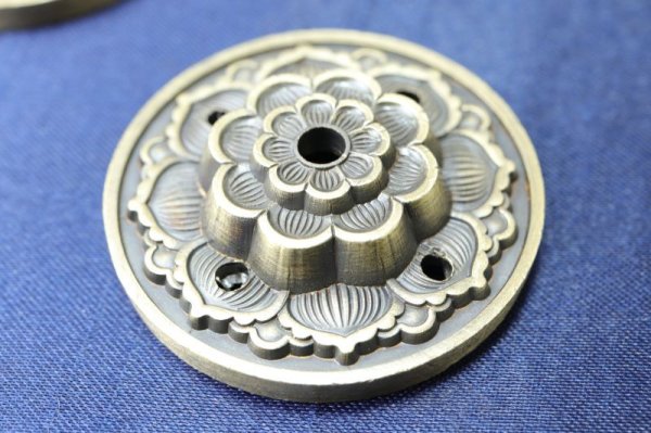 画像3: 真鍮製 お香立て 蓮の花 真鍮製受け皿などに♪ しんちゅう 合金 置物 彫り物 品番: 9808 (3)