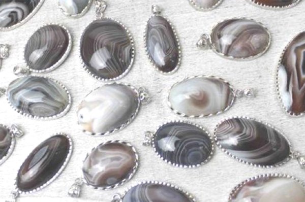 画像2: ペンダントトップ ボツワナアゲート 楕円型 シルバー SV ボツワナ産 守護 成長 喜び ジュエリー 天然石 品番: 9473 (2)