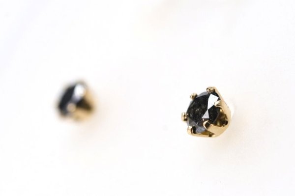 画像2: ピアス ブラックダイヤモンド 約3mm 18金ゴールド アフリカ産 日本製 愛 美 ジュエリー 天然石 品番: 7078 (2)