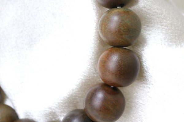 画像2: 【パワーズウッド】ブレス　緑檀　〈南米・ペルーなど〉　約12mm　浄化　厄除け　生命の木　成功　平和　品番：15140 (2)